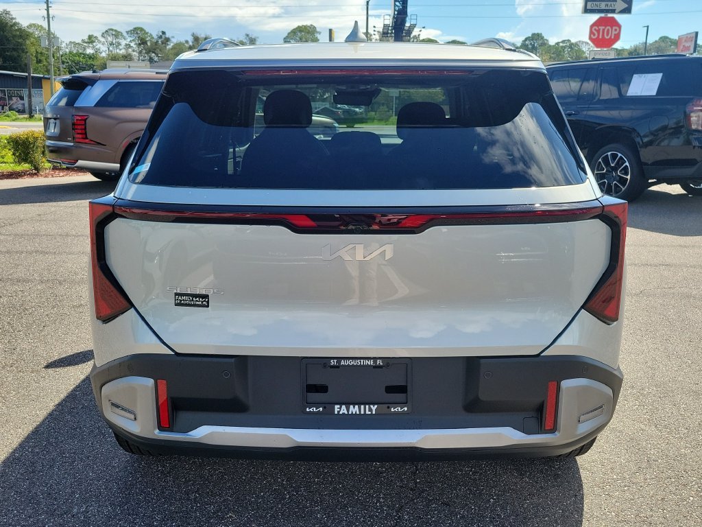 New 2027 Ivory Silver Kia EX image 5