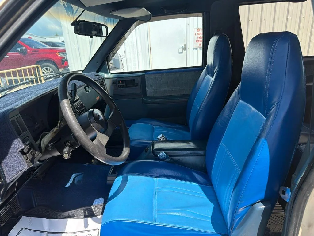 Used 1989 Blue GMC Base image 17