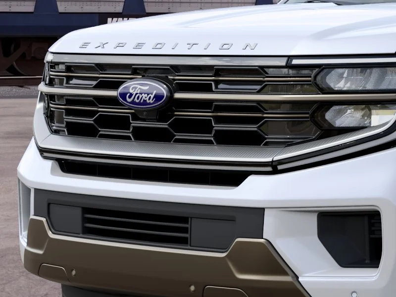 New 2027 Star White Metallic Tri-Coat Ford King Ranch® image 40