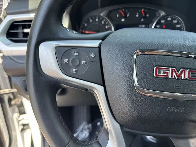 Used 2023 White GMC SLT image 19