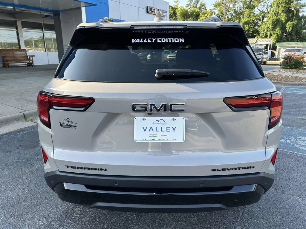 New 2027 Riverstone Metallic GMC Elevation image 5