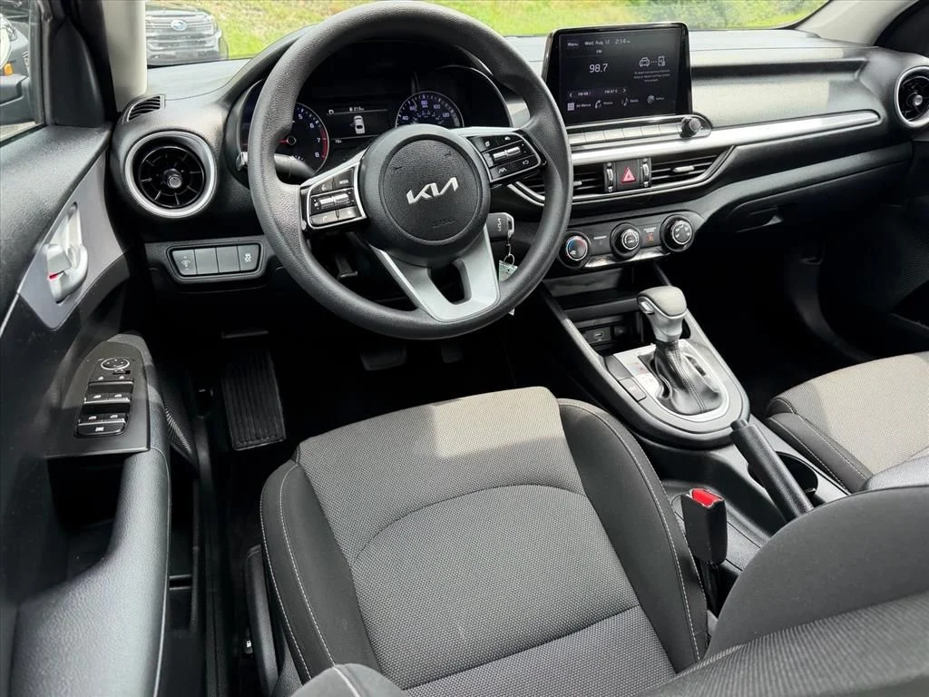 Used 2024 Black Kia LXS image 7