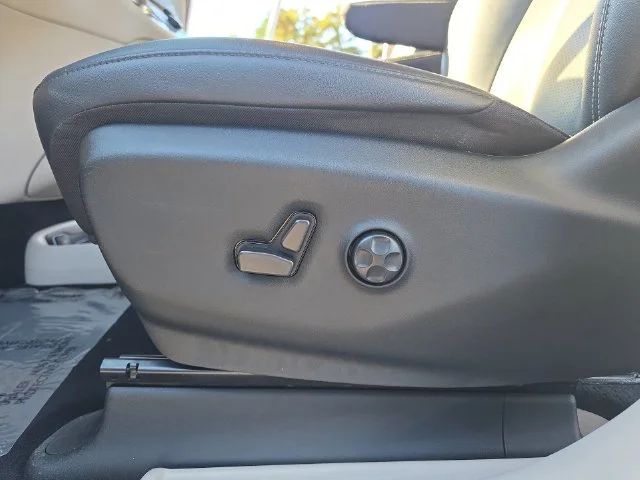 Used 2024 Silver Chrysler Touring L image 30