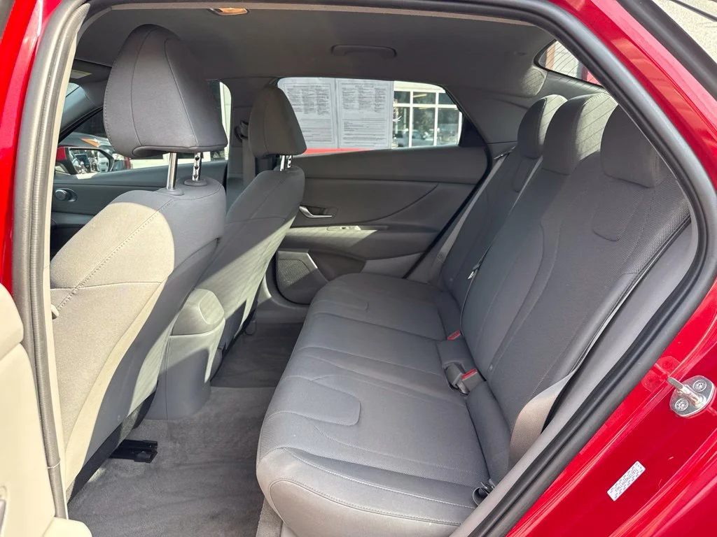 Used 2022 Scarlet Red Pearl Hyundai SE image 14