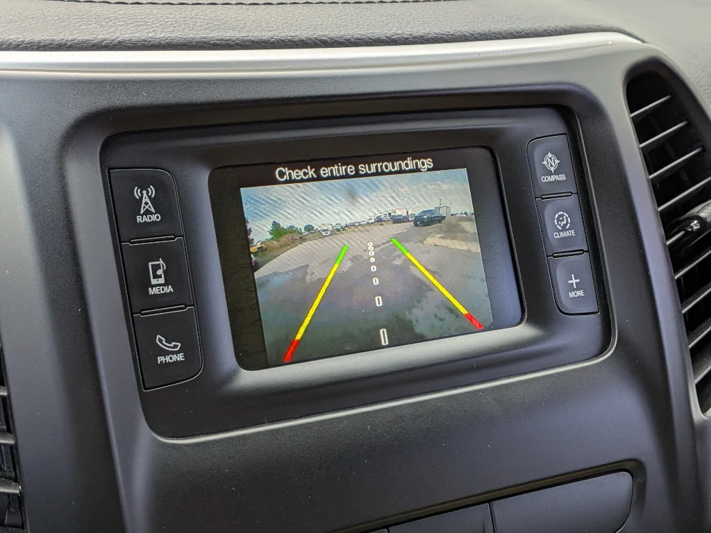 Used 2015 Brilliant Black Crystal Pearlcoat Jeep Latitude image 14