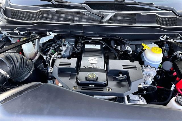 Used 2024 White Ram Laramie image 7
