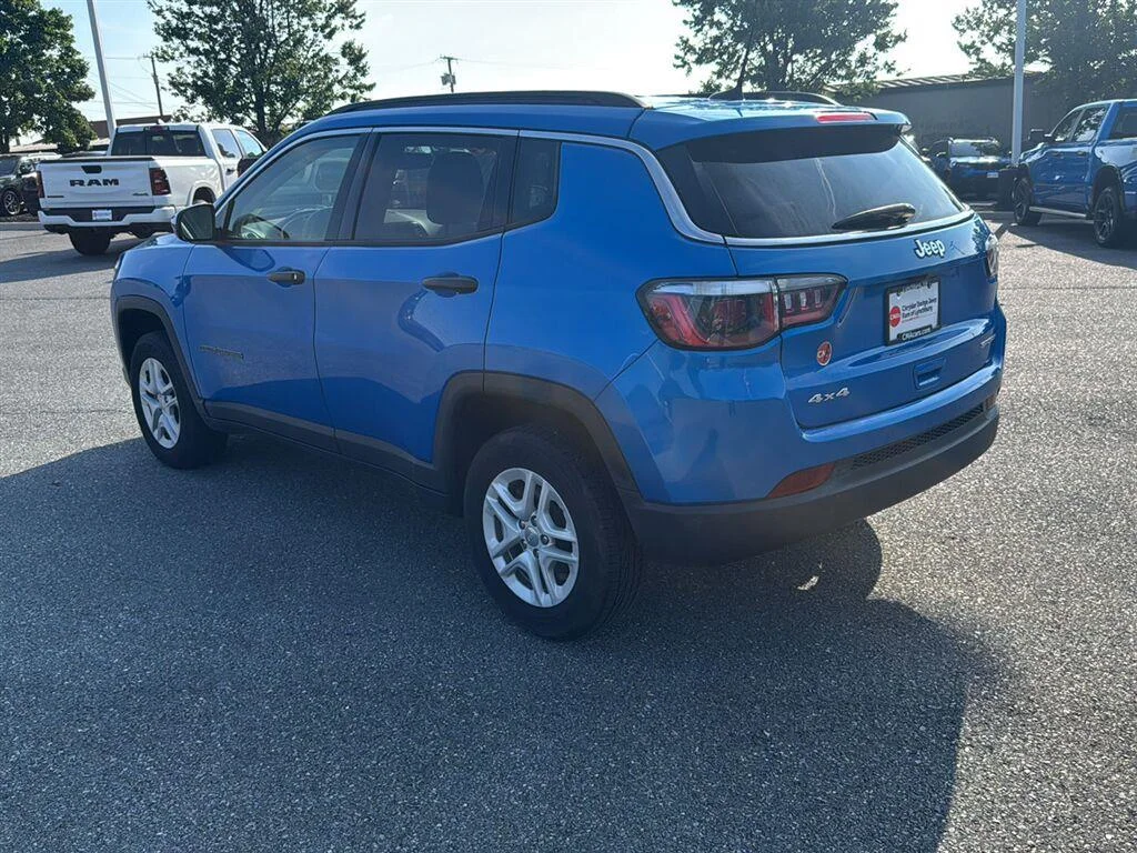 Used 2020 Laser Blue Pearlcoat Jeep Sport image 3