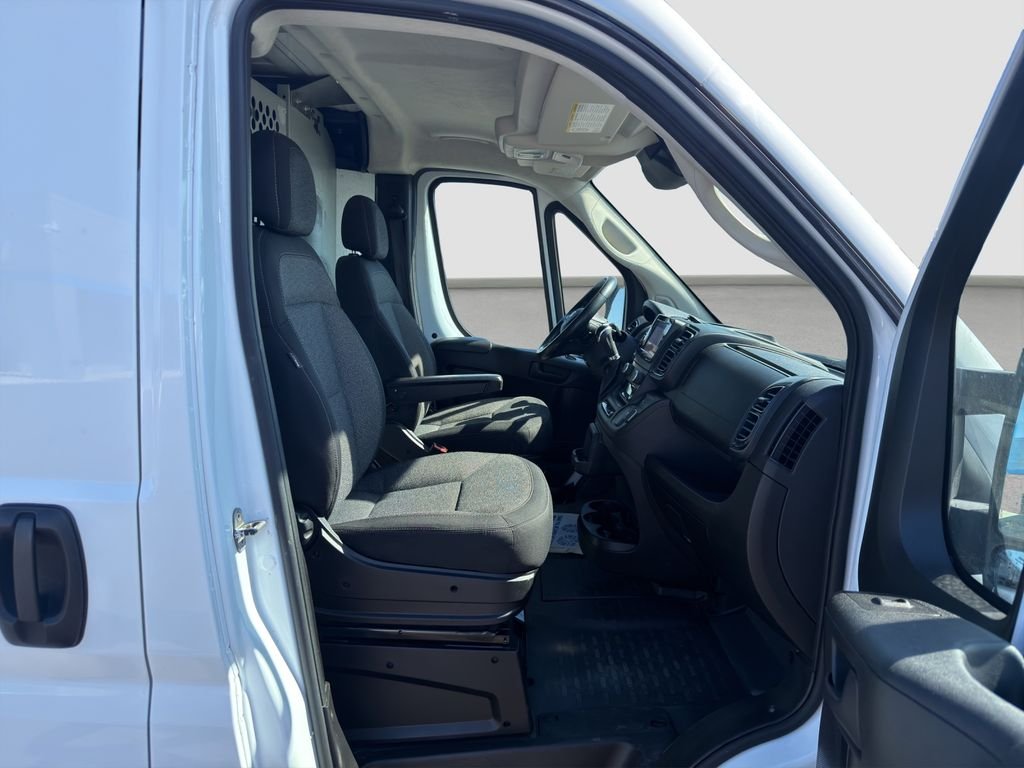 Used 2023 White Ram Base image 16