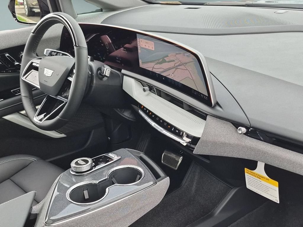 2027 Cadillac OPTIQ Luxury - Photo 28