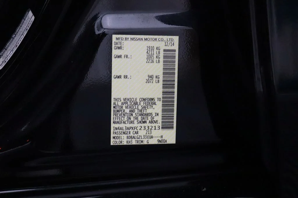Used 2015 Black Nissan 2.5 S image 30