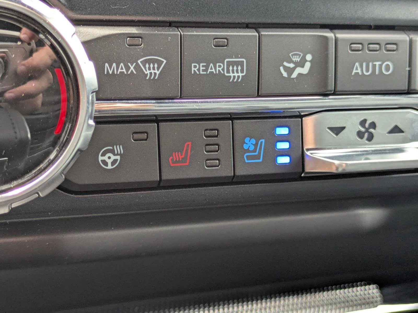 New 2026 Agate Black Metallic Ford Platinum® image 25