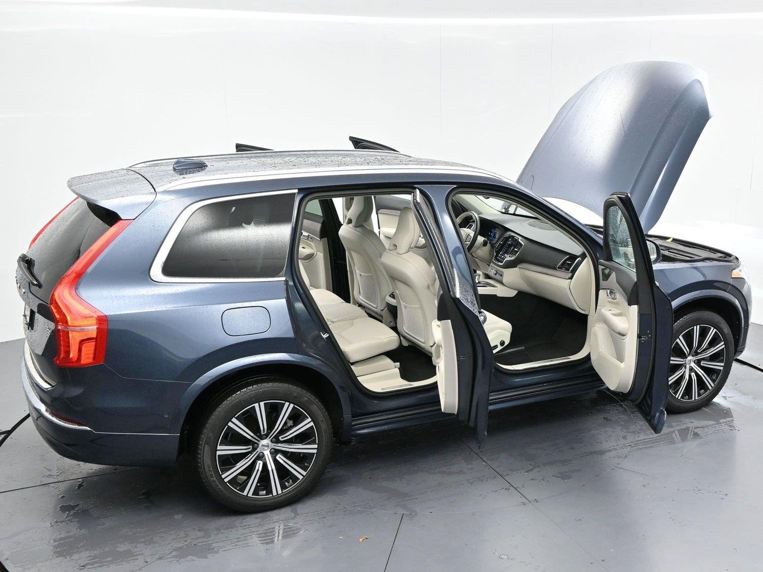 Used 2023 Denim Blue Metallic Volvo Plus image 39