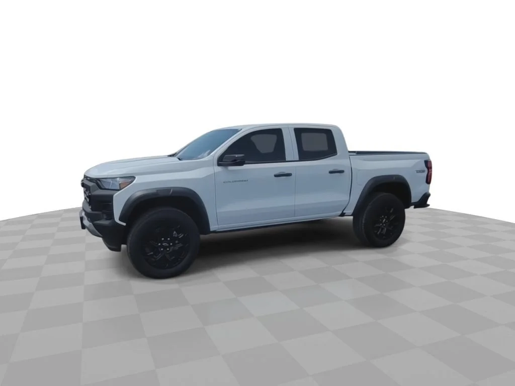 New 2026 Summit White Chevrolet Trail Boss image 4