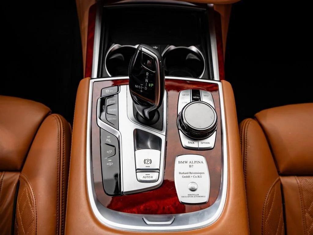 Used 2022 Twilight Purple Metallic BMW ALPINA B7 xDrive image 41