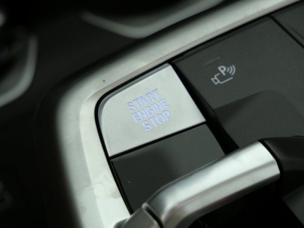 New 2027 Alpine White BMW xDrive28i image 44