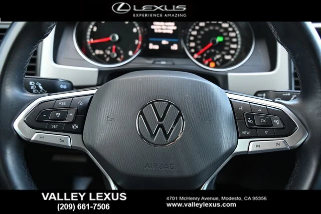 Used 2020 Blue Volkswagen 3.6L V6 SE w/Technology image 8