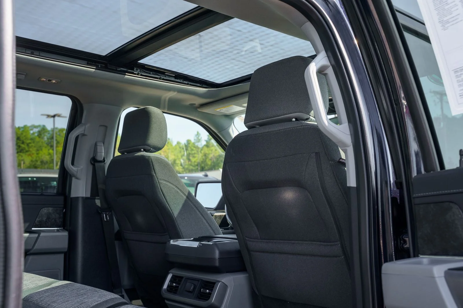 Used 2023 Blue Ford XLT image 14