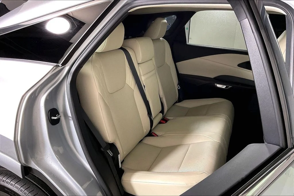 Used 2023  Lexus 350 image 26