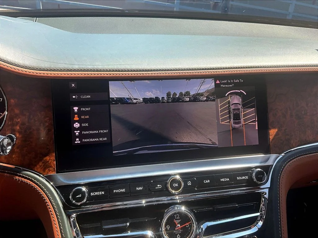 Used 2022 Viridian by Mulliner Bentley V8 image 14