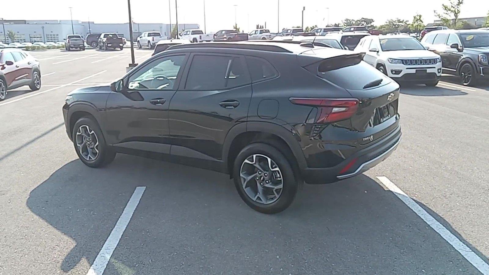 2026 Chevrolet Trax LT - Photo 6