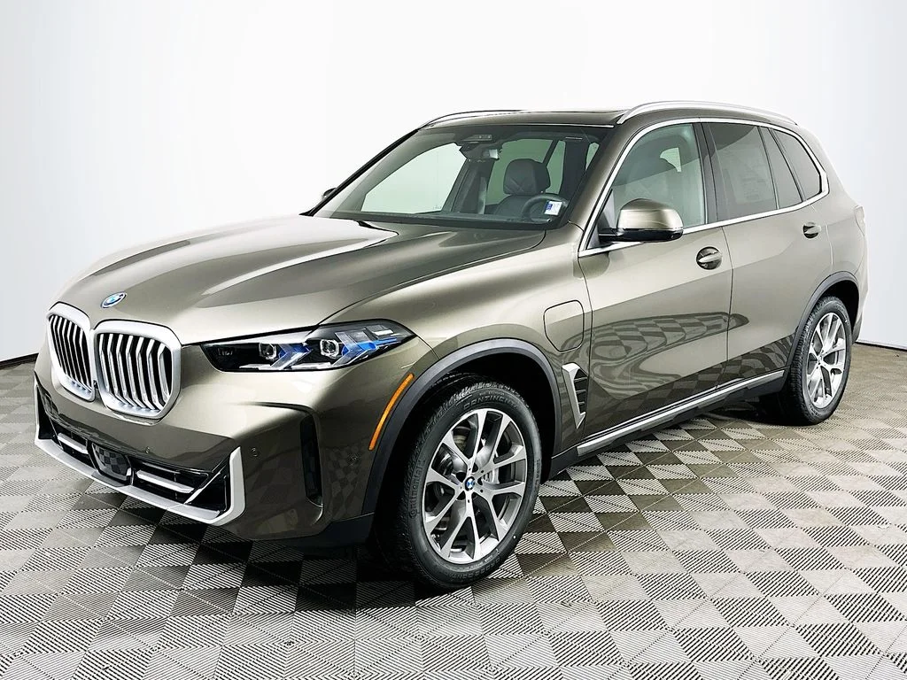2026 BMW X5 xDrive50e's photo