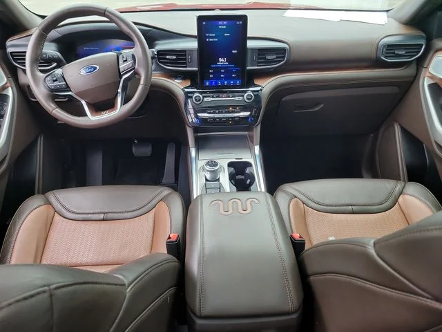 Used 2022 Red Ford King Ranch image 16