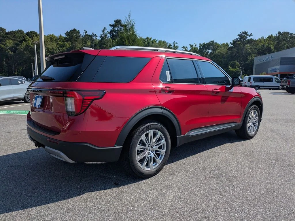 New 2026 Rapid Red Metallic Tinted Clearcoat Ford Platinum image 4