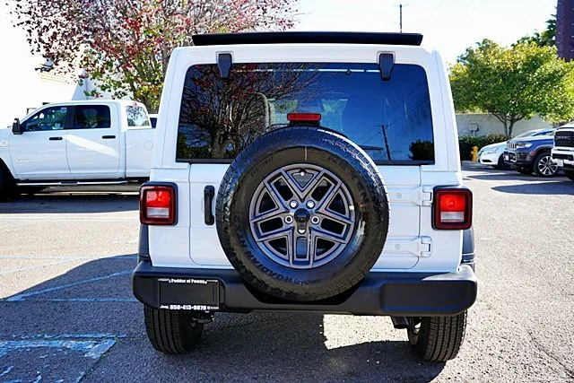 New 2026 Bright White Clear-Coat Exterior Paint Jeep Sport S image 10