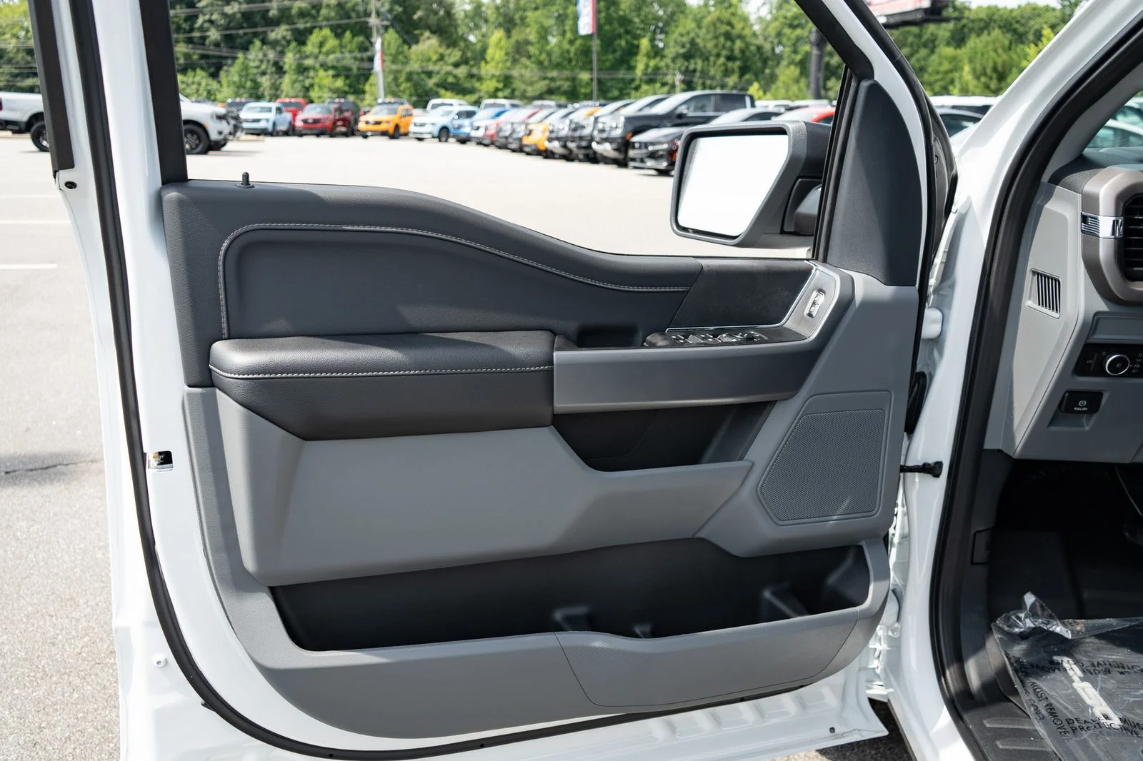 New 2026 White Ford XLT image 16