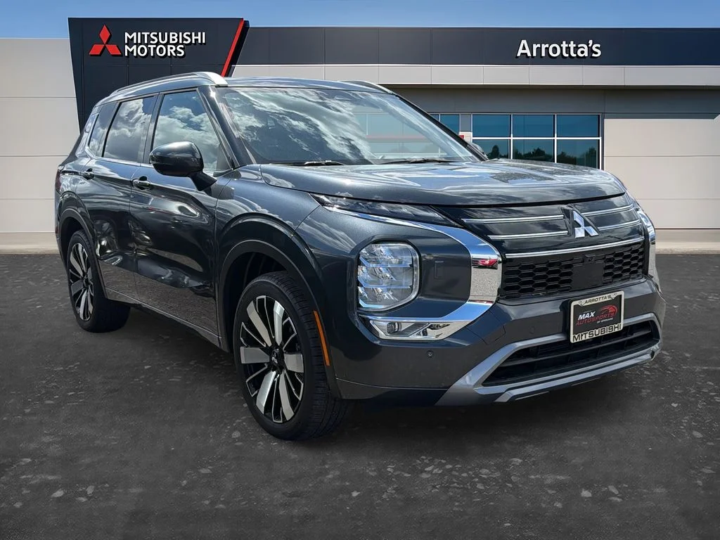 2025 Mitsubishi Outlander SEL S-AWC's photo