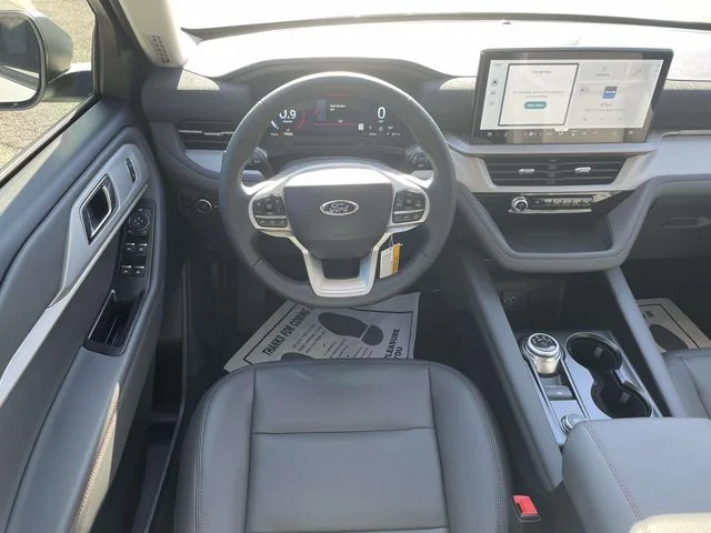 New 2026 Star White Metallic Tri-Coat Ford Active image 13