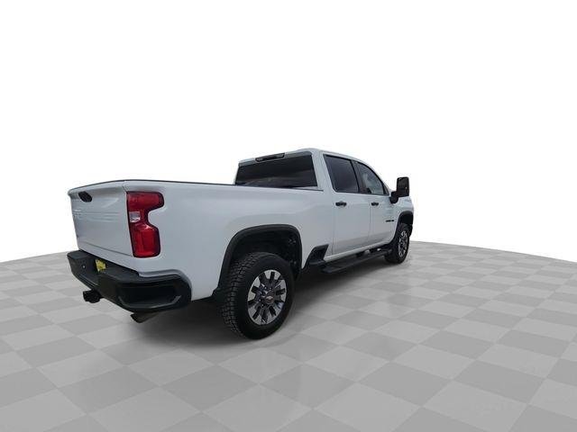 Used 2021 SUMMIT WHITE Chevrolet Custom image 8