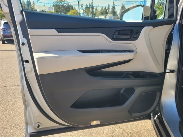 Used 2025  Honda EX-L image 18
