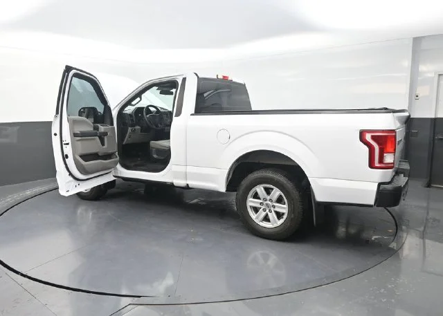 Used 2016 White Ford XL image 39