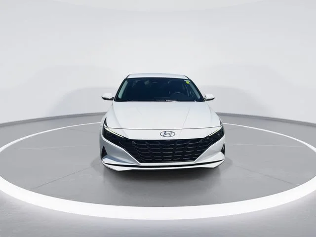 Used 2023 White Hyundai Blue image 3