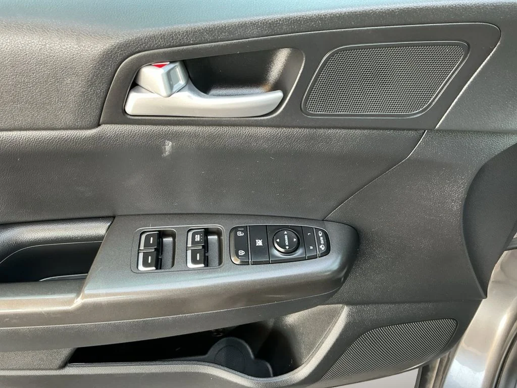 Used 2017 Silver Kia EX image 10