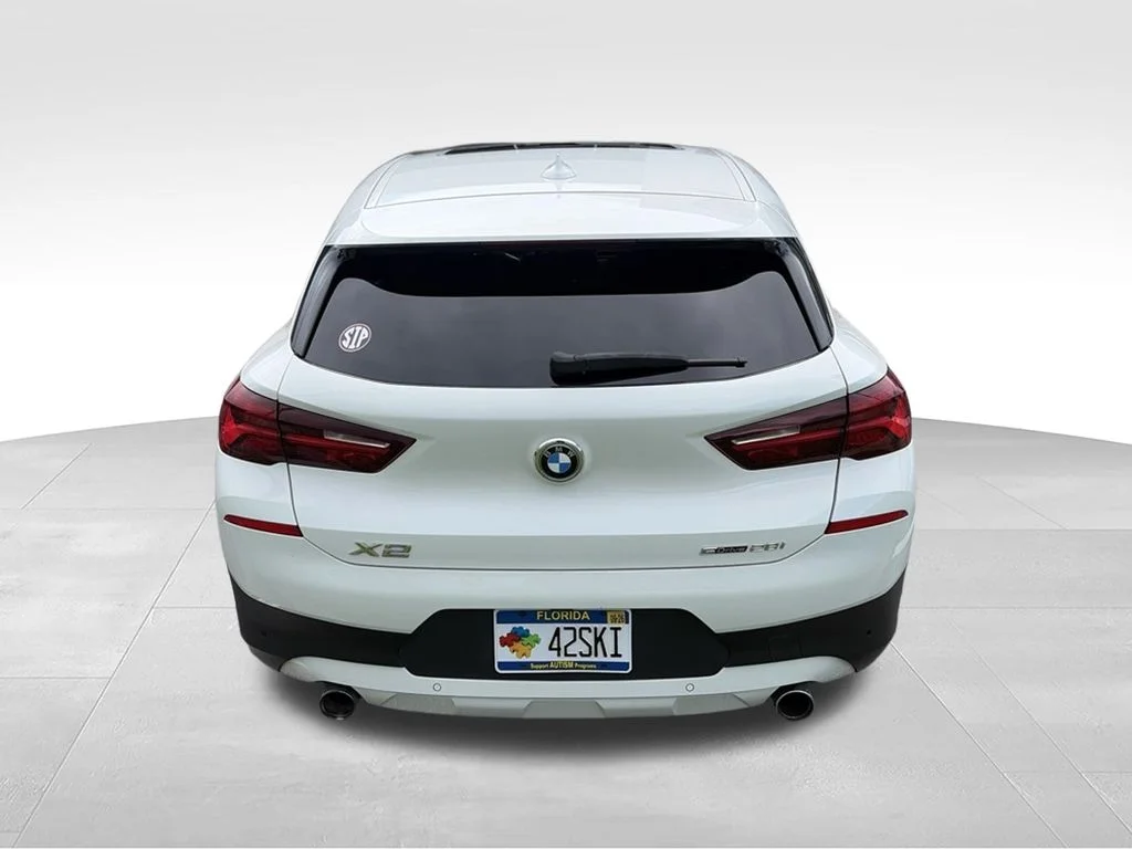 Used 2022 White BMW sDrive28i image 5