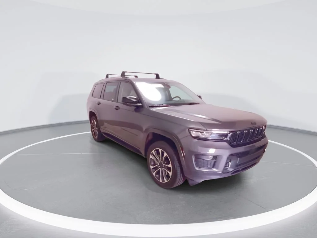 Used 2022 Gray Jeep Overland image 4