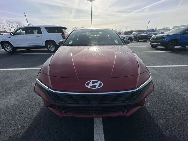 Used 2025 Red Hyundai SEL Sport image 25