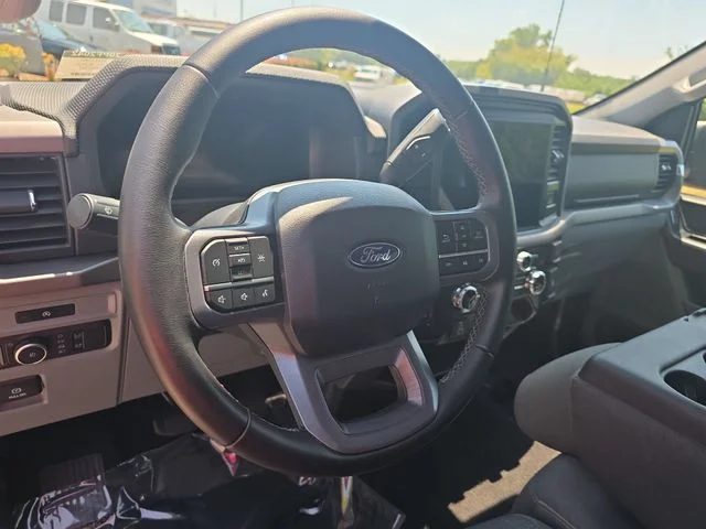 Used 2025 Black Ford XLT image 16