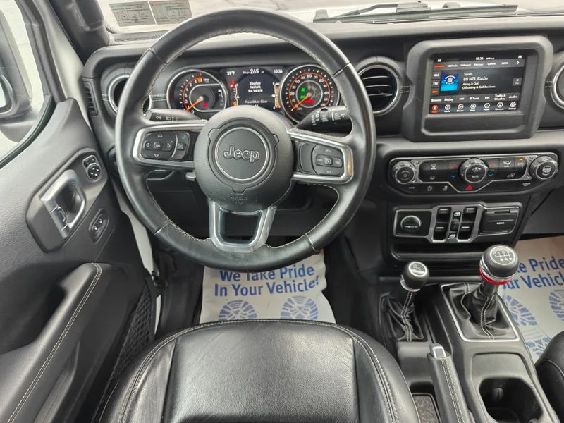 Used 2019 White Jeep Unlimited Sahara image 22