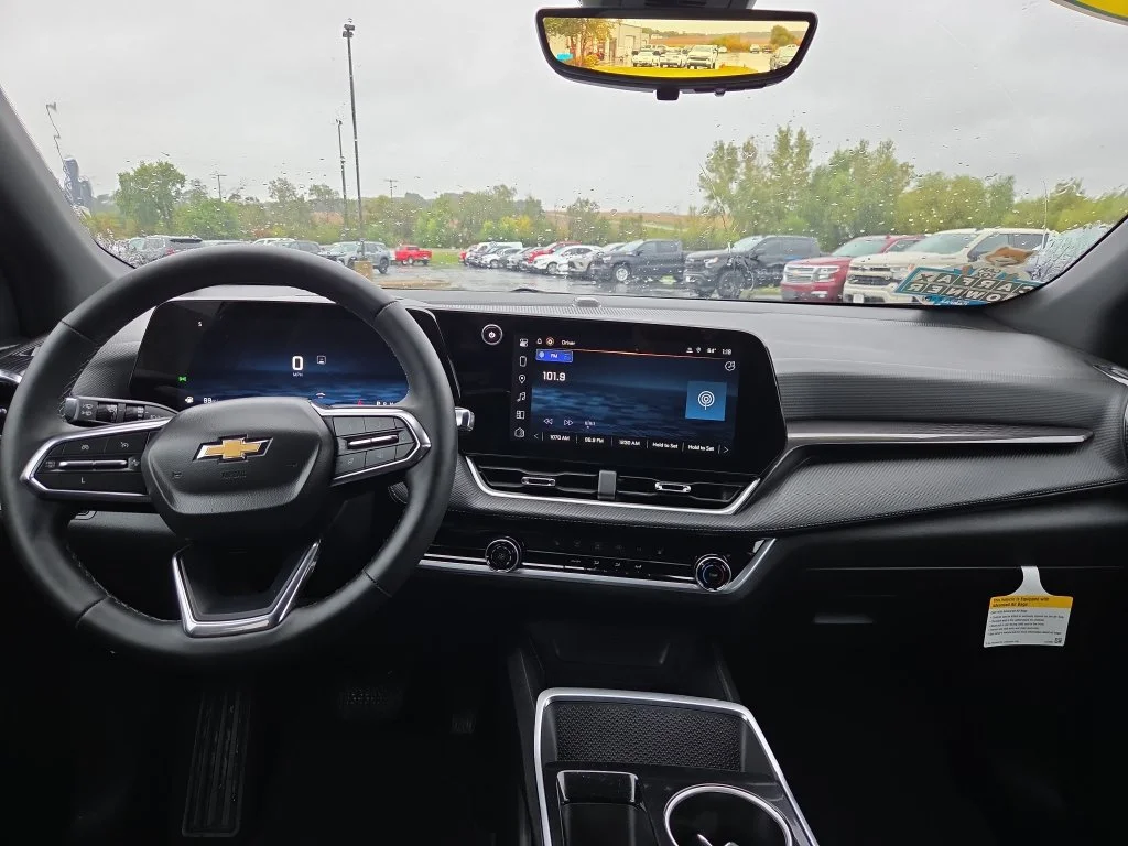 2025 Chevrolet Equinox LT - Photo 11