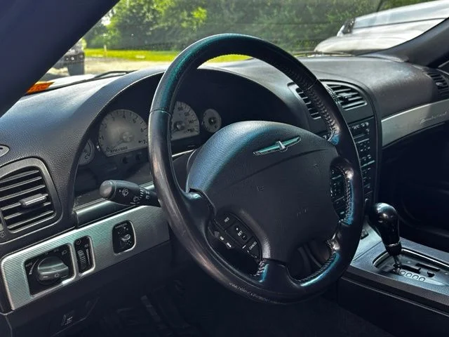 Used 2004 Blue Ford Base image 6