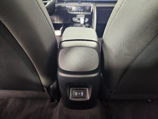 2025 Hyundai Elantra Blue - Photo 17