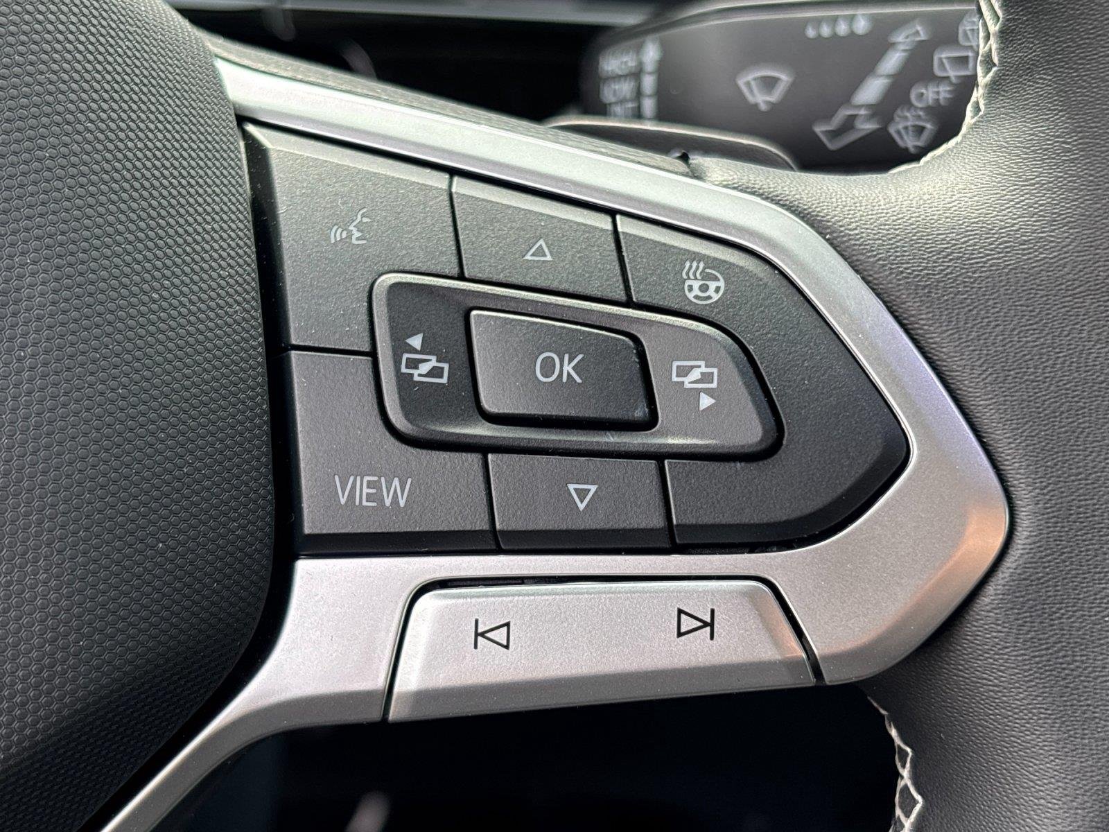 2025 Volkswagen Atlas SE w/Tech - Photo 20