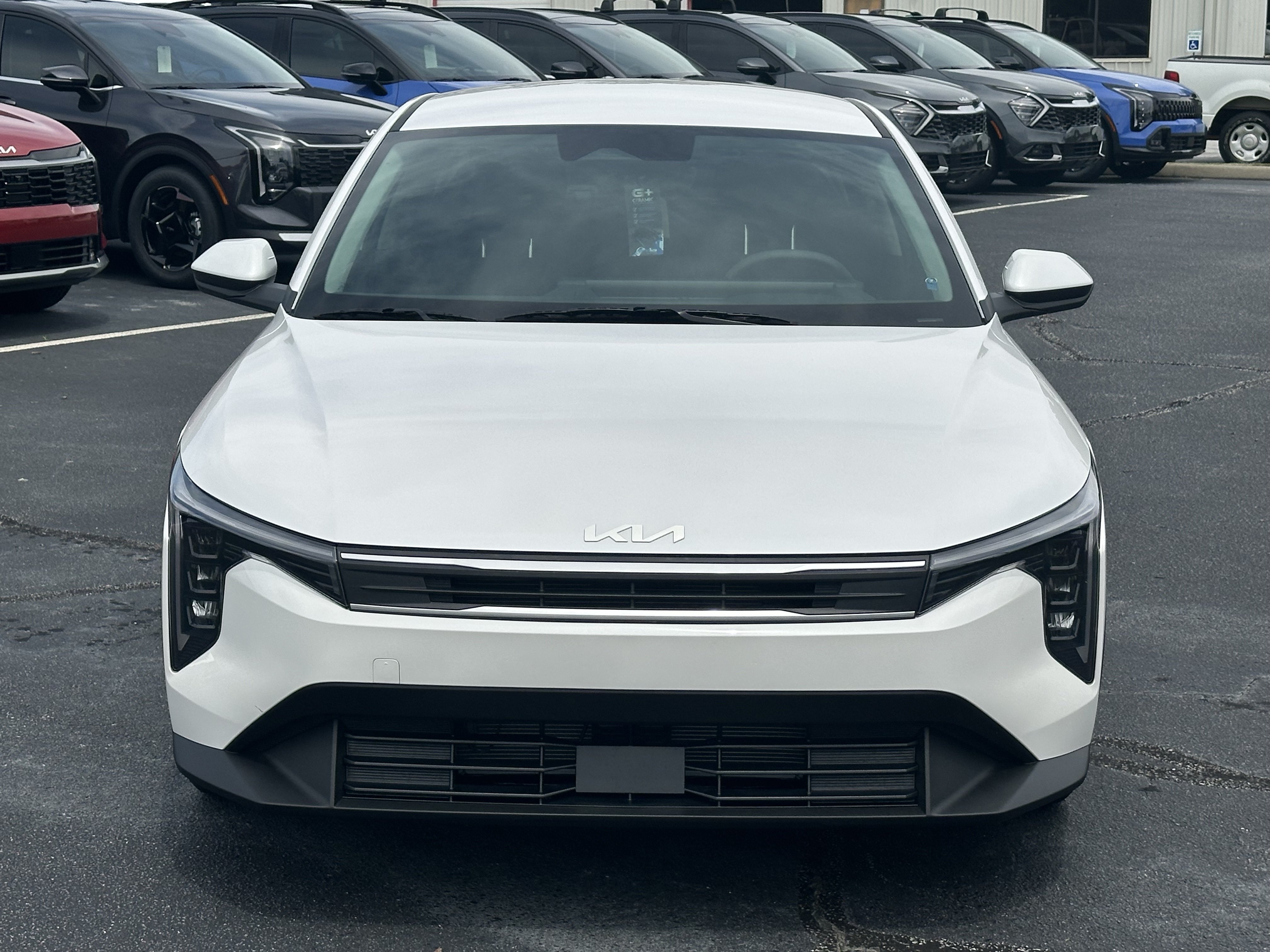 New 2026 Snow White Pearl Kia LXS image 3