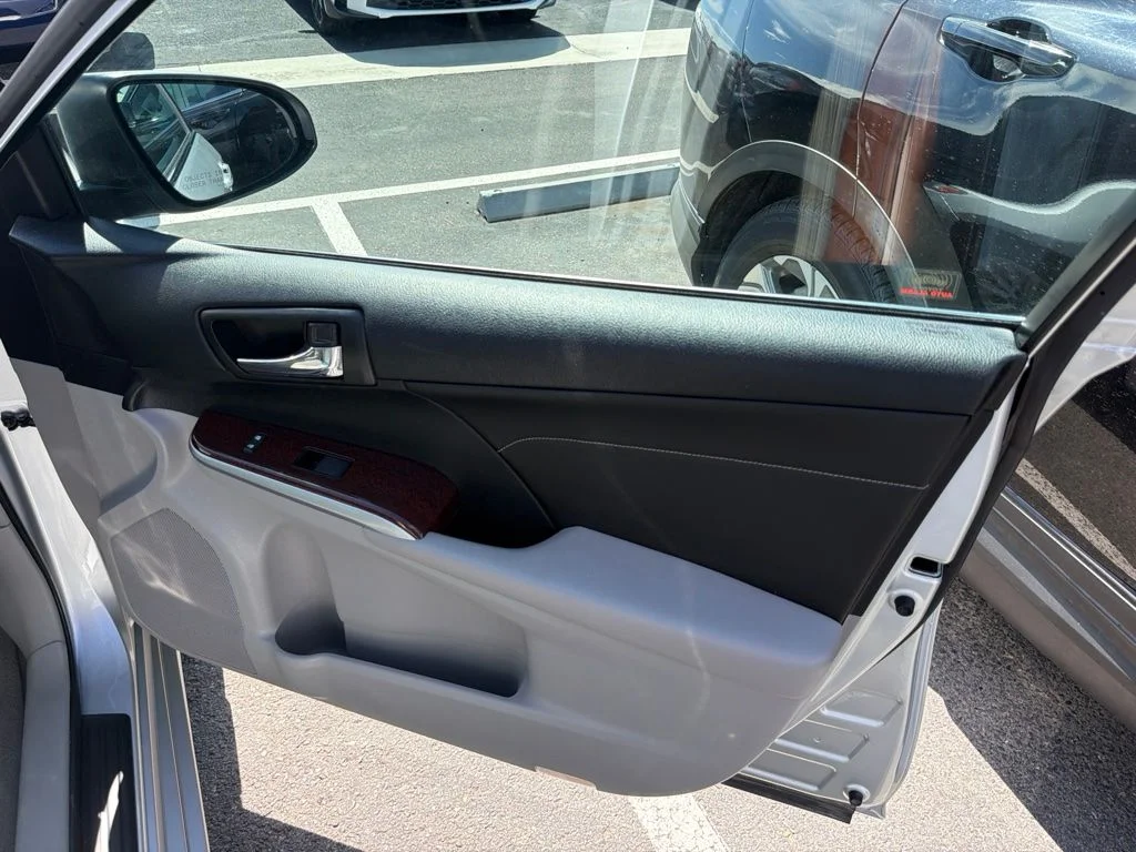 Used 2013 Classic Silver Metallic Toyota XLE image 19