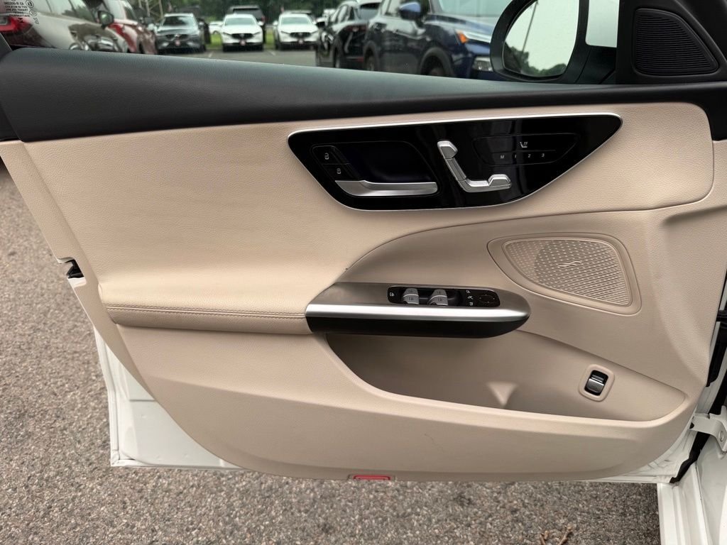 Used 2024  Mercedes-Benz C 300 image 26