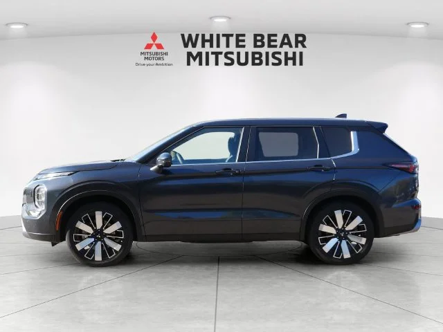 Certified Used 2026 Graphite Gray Mitsubishi SE image 3