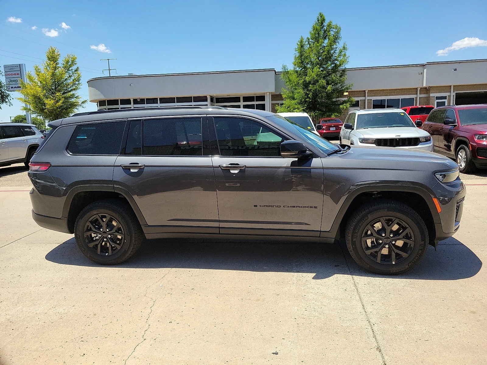 New 2026 PAS Baltic Grey Jeep L LAREDO ALTITUDE 4X4 image 5
